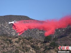 美国洛杉矶面临新一轮强风 野火恐“爆炸性